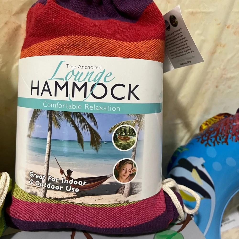 Tree Anchored Lounde
HAMMOCK - Picture 3 of 3